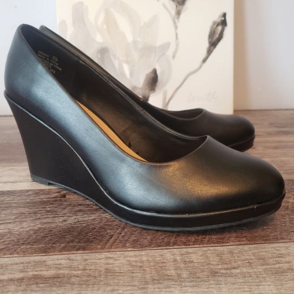 🖤 High heel shoe